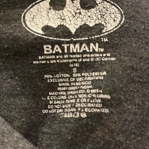 DC Comics Batman Classic Logo T-Shirt Women’s Small - Picture 3 of 3